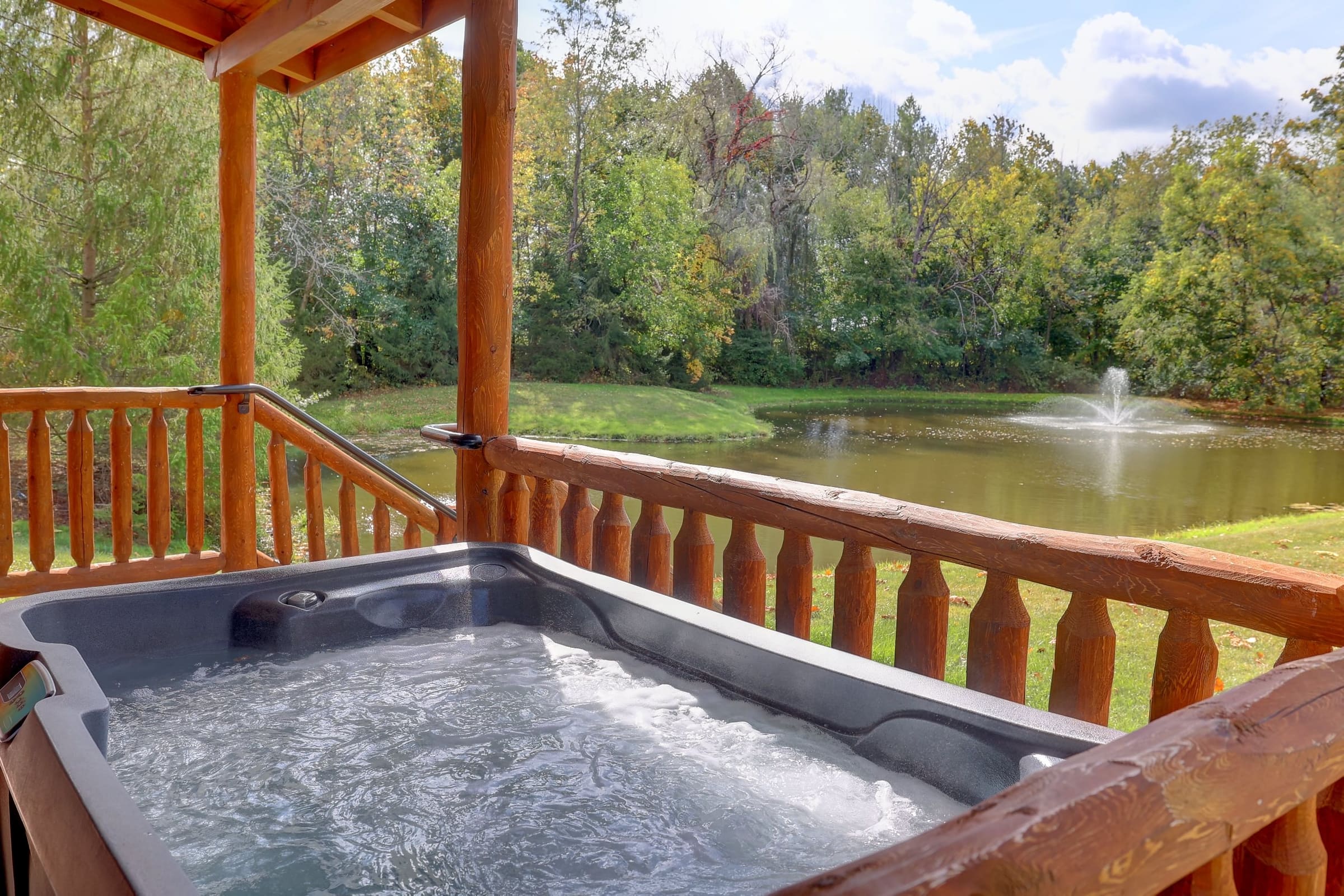 Waterview Lodge suites overlooking a pond in Ohio Amish Country